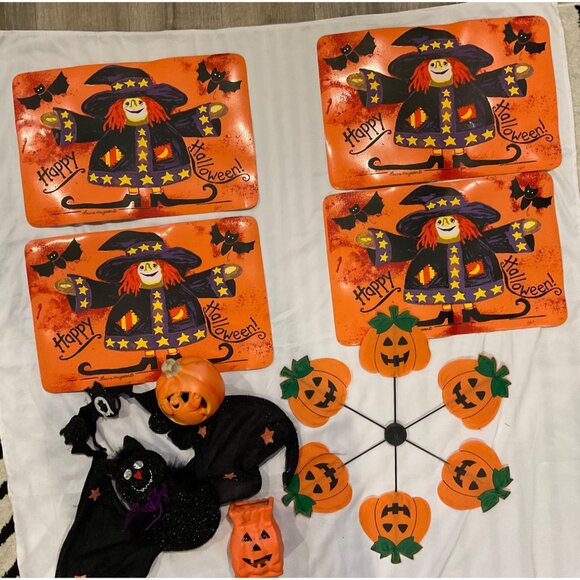 Vintage 18 Halloween Decorations Big Die Cuts Placemats Bat Clings Variety Lot - Picture 8 of 15